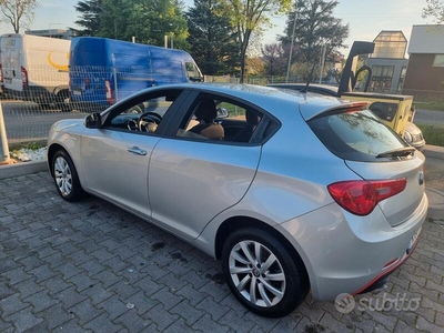 Usato 2018 Alfa Romeo Giulietta 1.6 Diesel 109 CV (13.500 €)