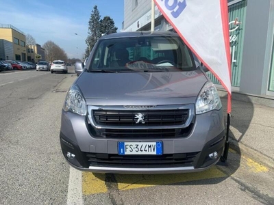 Usato 2018 Peugeot Partner Tepee 1.6 Diesel 99 CV (11.890 €)