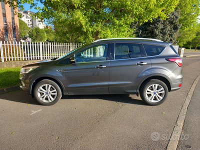 Usato 2019 Ford Kuga 1.5 Benzin 120 CV (16.900 €)