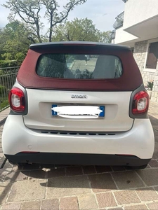 Usato 2019 Smart ForTwo Cabrio 0.9 Benzin 90 CV (15.100 €)