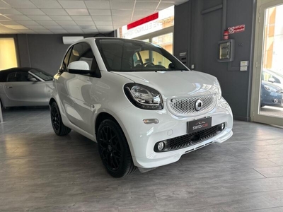 Usato 2019 Smart ForTwo Coupé 1.0 Benzin 71 CV (14.490 €)