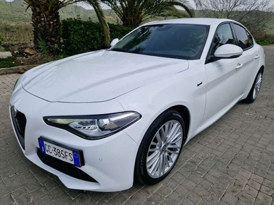 Usato 2020 Alfa Romeo Giulia 2.0 Benzin 201 CV (33.800 €)