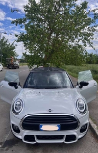 Usato 2020 Mini Cooper Cabriolet 1.5 Benzin 136 CV (21.500 €)