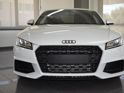 Usato 2022 Audi TT 2.0 Benzin 197 CV (32.500 €)