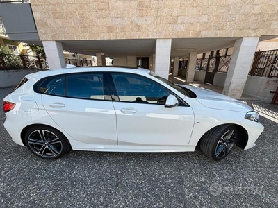 Usato 2022 BMW 118 2.0 Diesel 150 CV (37.000 €)
