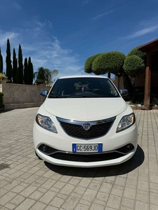 Venduto Lancia Ypsilon 1.2 Platinum s. - auto usate in vendita