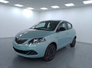 Lancia Ypsilon 1.0 firefly hybrid gold s&s 70cv da Azzurra .