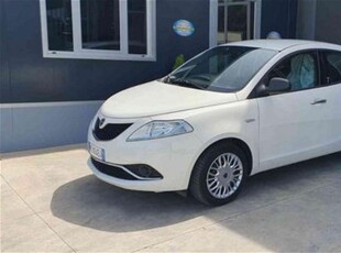 Lancia Ypsilon 1.2 69 CV 5 porte Silver usato