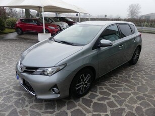 TOYOTA Auris 1.4 D-4D Lounge per NEOPATENTATI Diesel