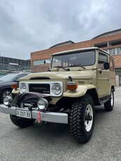 TOYOTA Land Cruiser Autocarro Diesel