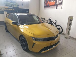 Usato 2023 Opel Astra 1.2 Benzin 110 CV (26.500 €)