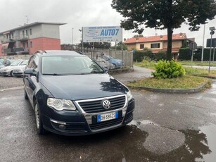 VOLKSWAGEN Passat 1.6 16V FSI Var. Comfortline Benzina