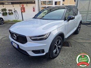 VOLVO XC40 T4 AWD Geartronic R-design Benzina