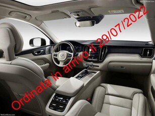 VOLVO XC60 B4 (d) automatico Plus Dark N1 Elettrica/Diesel