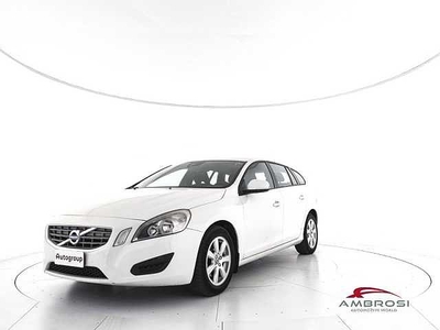 Volvo V60 D2 1.6 Kinetic da Test Grifo Caravan