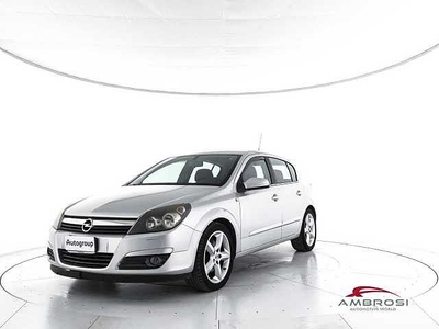 Opel Astra 1.9 CDTI 120CV 5 porte Cosmo da Test Grifo Caravan