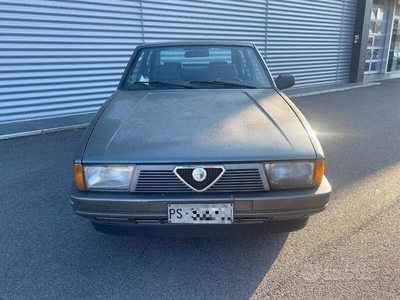 Usato 1988 Alfa Romeo 75 1.6 CNG_Hybrid 110 CV (3.000 €)