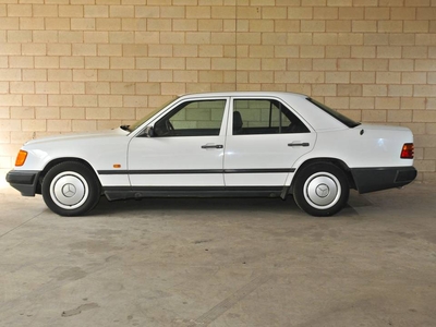 1989 | Mercedes-Benz 200