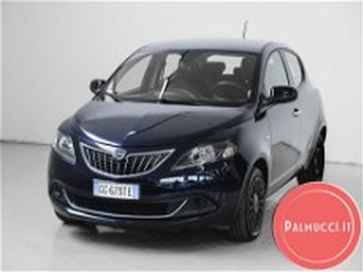 Lancia Ypsilon 1.0 FireFly 5 porte S&S Hybrid Ecochic Gold del 2022 usata a Prato