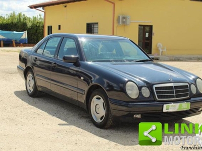 Mercedes-Benz Classe E 200 cat Classic usato