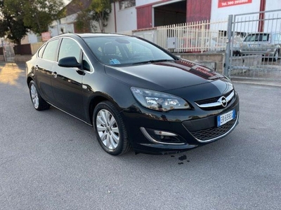 Opel Astra 1.7 CDTI 110CV 4 porte Ecotec usato