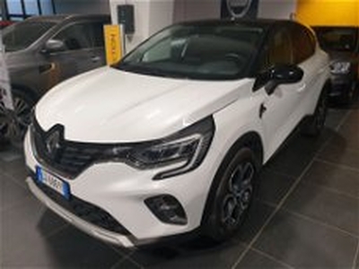 Renault Captur Plug-in Hybrid E-Tech 160 CV Intens del 2021 usata a Milano