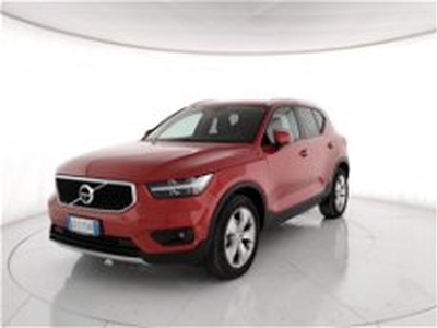 Volvo XC40 T2 Momentum Pro del 2020 usata a Roma