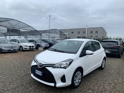 Toyota Yaris 1.0 5 porte Cool usato