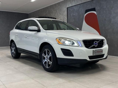 Volvo XC60 D5 AWD Geartronic Kinetic usato