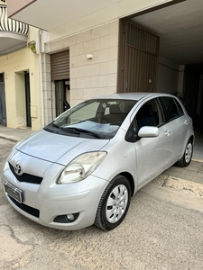 Toyota Yaris 1.D-4D 5 porte Sol usato