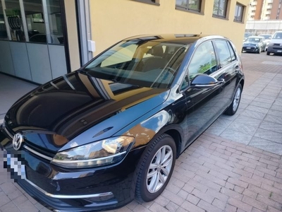 2017 VOLKSWAGEN Golf