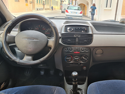 Fiat Punto 1.2i 16V