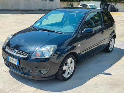 Ford Fiesta 3p 1.4 Diesel 68cv per Neopatentati