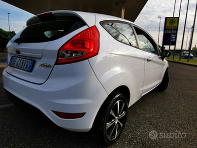 Ford fiesta plus benzina gpl