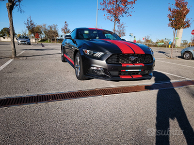 Ford Mustang V6 3.7 Anniversary Edition