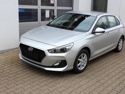 HYUNDAI I30 Select 1.4 Ltr. - 73 Kw Anhängerkupplung, Fahrz...