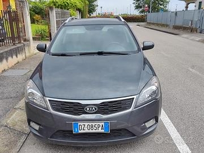 KIA CEED 1400 CON LA BOMBOLA DEL GPL COLLAUDATA 33