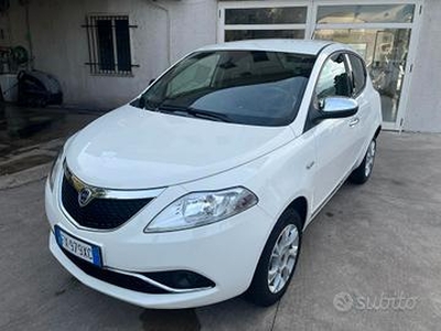 Lancia Ypsilon 0.9 TwinAir 5 porte Metano Ecochic