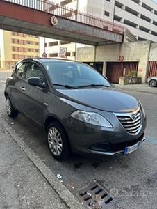 Lancia Ypsilon 0.9 TwinAir 85 CV 5 porte Metano Ec