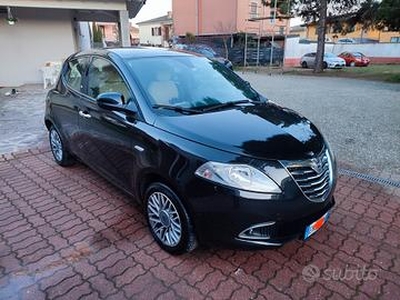 Lancia Ypsilon 1.2 69 CV 5 porte Gold