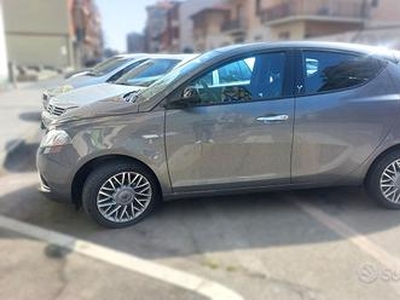 LANCIA Ypsilon 1.2 69 CV CON SOLI 24 MILA KM