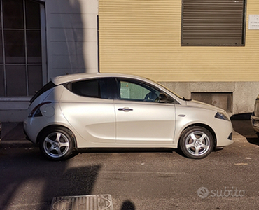 Lancia ypsilon 1.2 8v benzina euro 5