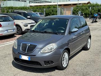 Lancia Ypsilon 1.2 ok per neopatentati