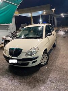 Lancia ypsilon 1.3 diesel ok neopatentati