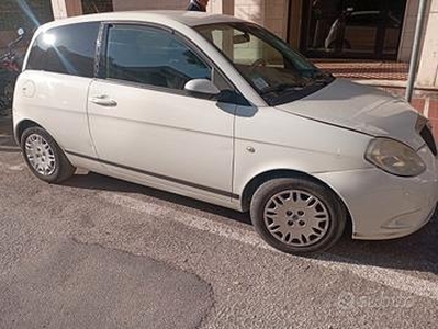 Lancia Ypsilon 1.3 MJT 105 CV MomoDesign Neo Paten