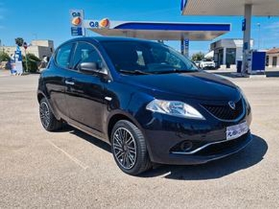 Lancia Ypsilon 1.3 MJT 16V 95 CV 5 porte S&S Silve