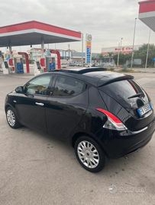 Lancia ypsilon 1.3 multijet