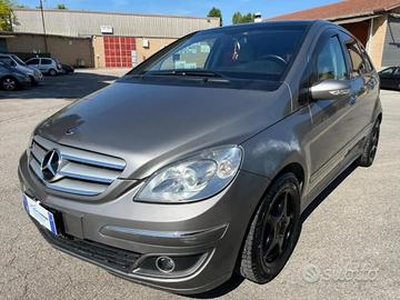 MERCEDES-BENZ b benzina