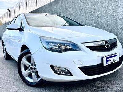 Opel Astra 2.0 CDTI 160CV 5 porte Cosmo S,Climatro