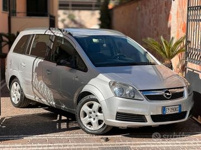 Opel Zafira 1.9 CDTI 120CV Cosmo 7 POSTI